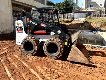 Aluguel de Mini Pá Carregadeira em Santa Barbára D`Oeste